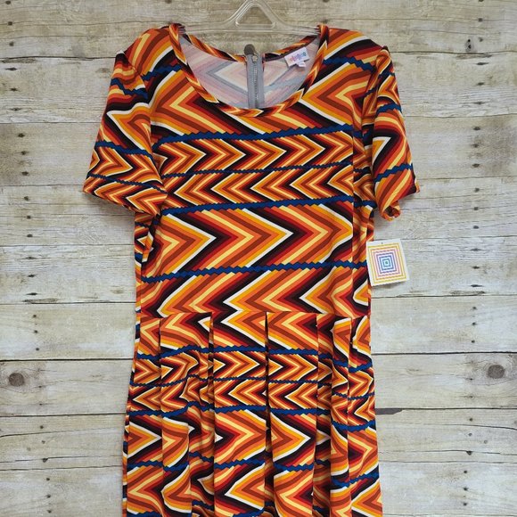 LuLaRoe NWT 3XL Amelia Dress - Shades of Orange Geometric - Dress has Pockets!! - Picture 2 of 8